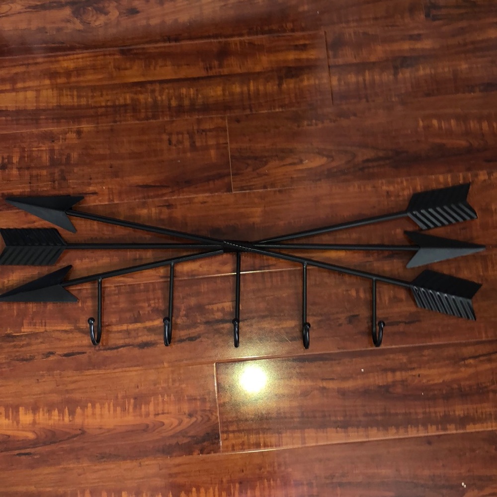 Accessory hanger